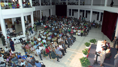 antigua_audience04-10-2012.jpg