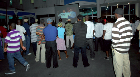 antigua_audience04-10-2012_3.jpg