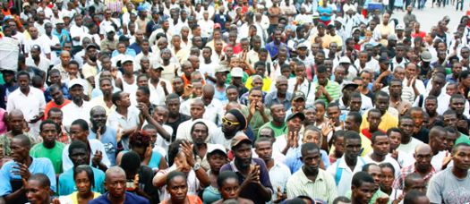 haiti_crowd12-27-2011_565_2.jpg