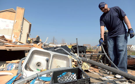 mi_tornado_damage03-27-2012.jpg
