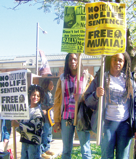 mumia_protest12-20-2011b.jpg