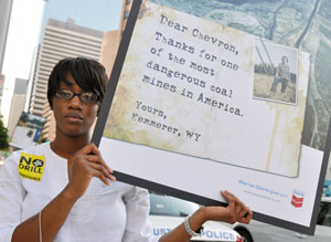 protest_chevron06-08-2010_3.jpg