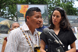 protest_chevron06-08-2010_5.jpg
