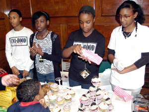 UNI-HOOD_10-04-2011b.jpg