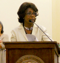 maxine_waters06-08-2010.jpg