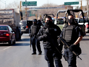 mexican_police04-26-2011.jpg