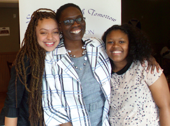 carla_morrison_sisters_today_tomrw_04-01-2014.jpg