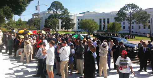 crowd_alabama_cap_06-25-2013.jpg