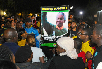 mandela_jburg_12-24-2013_1.jpg