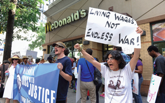 protest_low_wages_09-10-2013.jpg