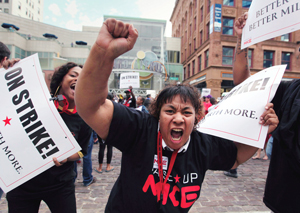 protest_wages_05-28-2013_2.jpg