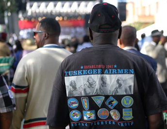 tuskegee_square_crowd_11-05-2013b.jpg