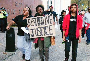 demonstrators-chicago11-10-2015b.jpg