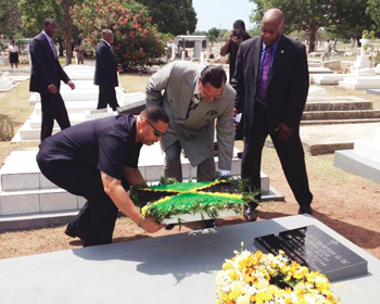 mmm-jamaica_wreath_2014c.jpg