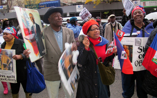 protesters_clinton_foundation_11-25-2014.jpg