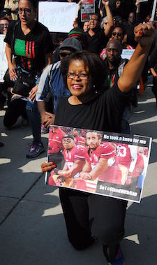 NFL_Kaepernick_Chicago_protest_1.JPG